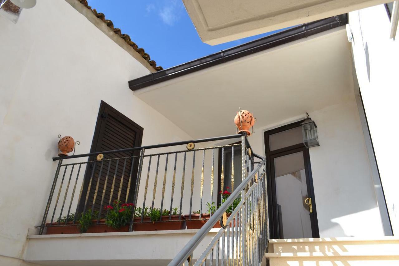 Residenza La Nivera Miglionico Bagian luar foto