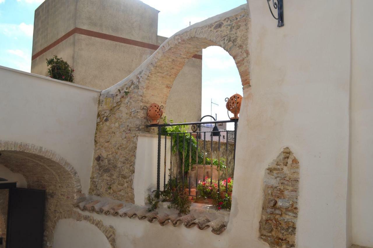 Residenza La Nivera Miglionico Bagian luar foto